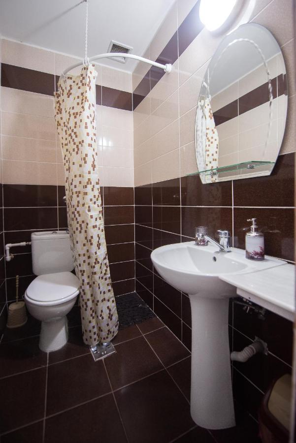 Casa 4 Odai Hotel Douazeci si Trei August Ngoại thất bức ảnh